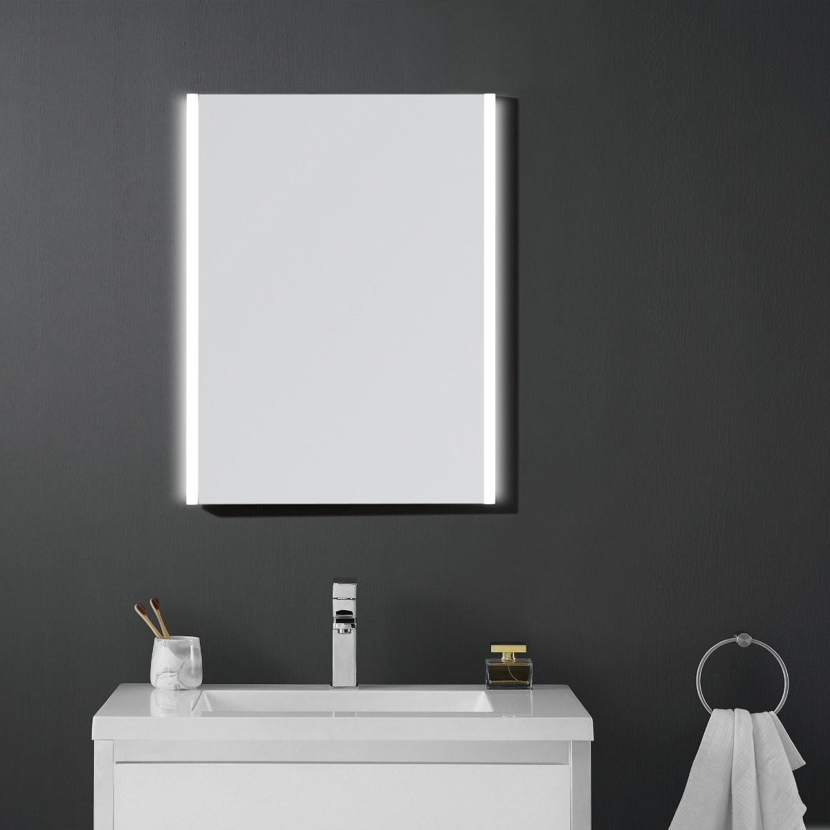 Evos Boutiques LED mirror staged center view