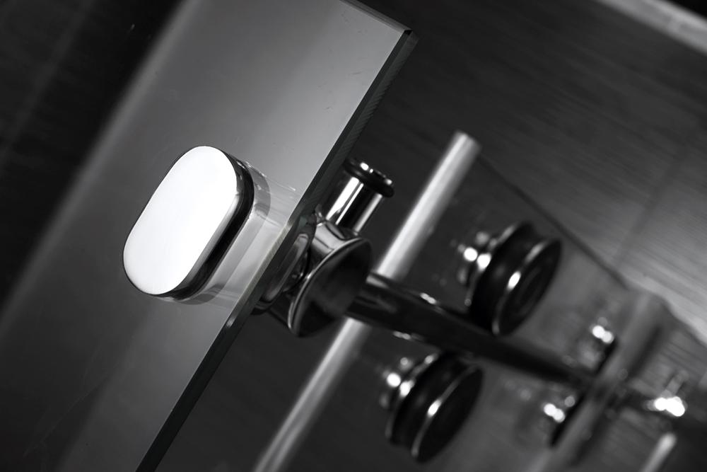 Evos Boutiques 84 in black shower sliding door close up