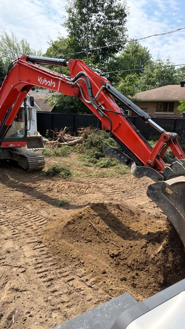 Excavatrice sur un chantier de Construction Altora